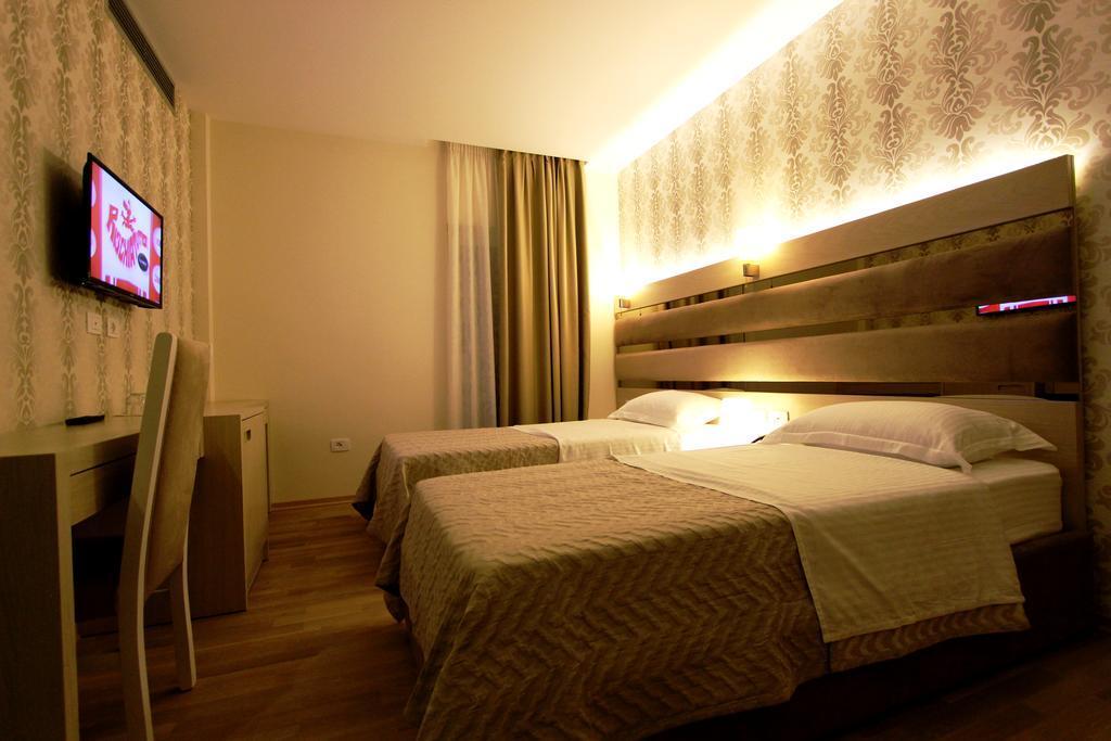 Capital Tirana Hotel Bruci Exterior foto