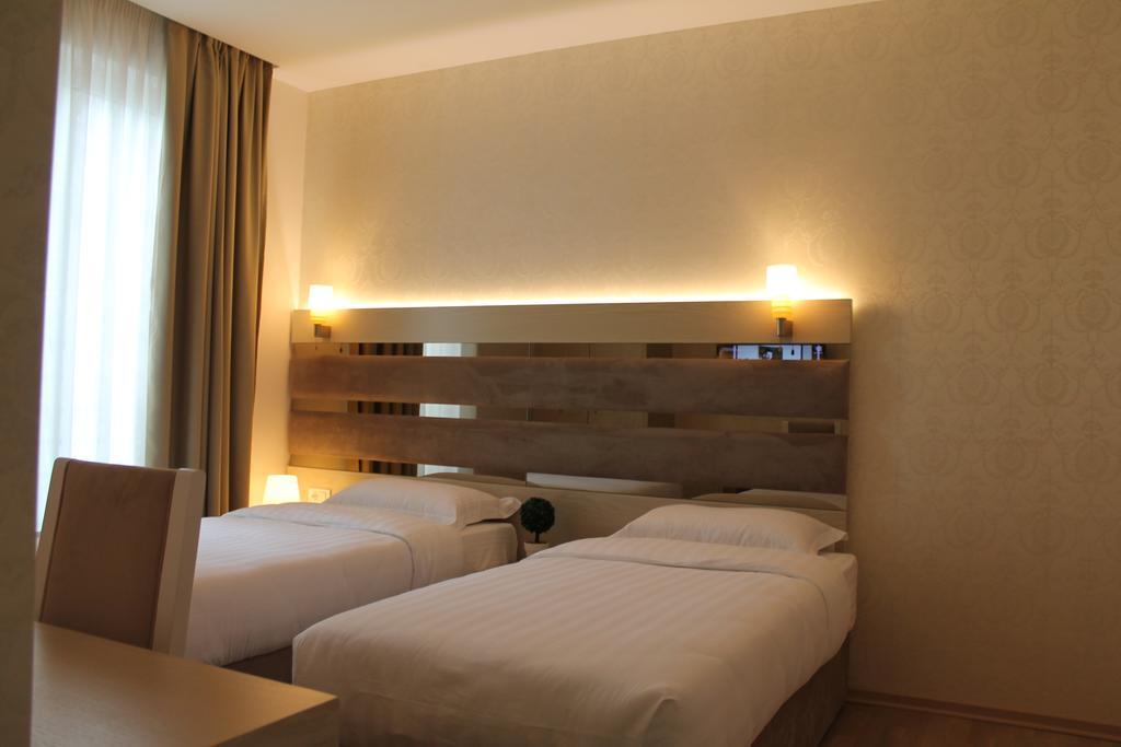 Capital Tirana Hotel Bruci Exterior foto